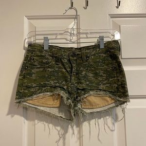 Rag & Bone Green Camo Cutoff Frayed/Fringed Raw Hem Jean Shorts Size 24